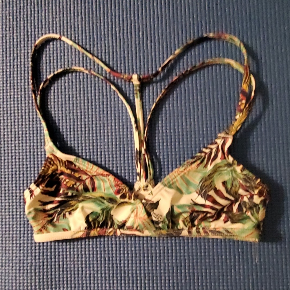 NWOT Roxy bikini top xs